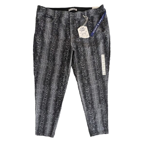 NWT Code Bleu‎ Skinny Leg Pants Women Size 22W Reptile Snake Animal Print Gray - Picture 1 of 14